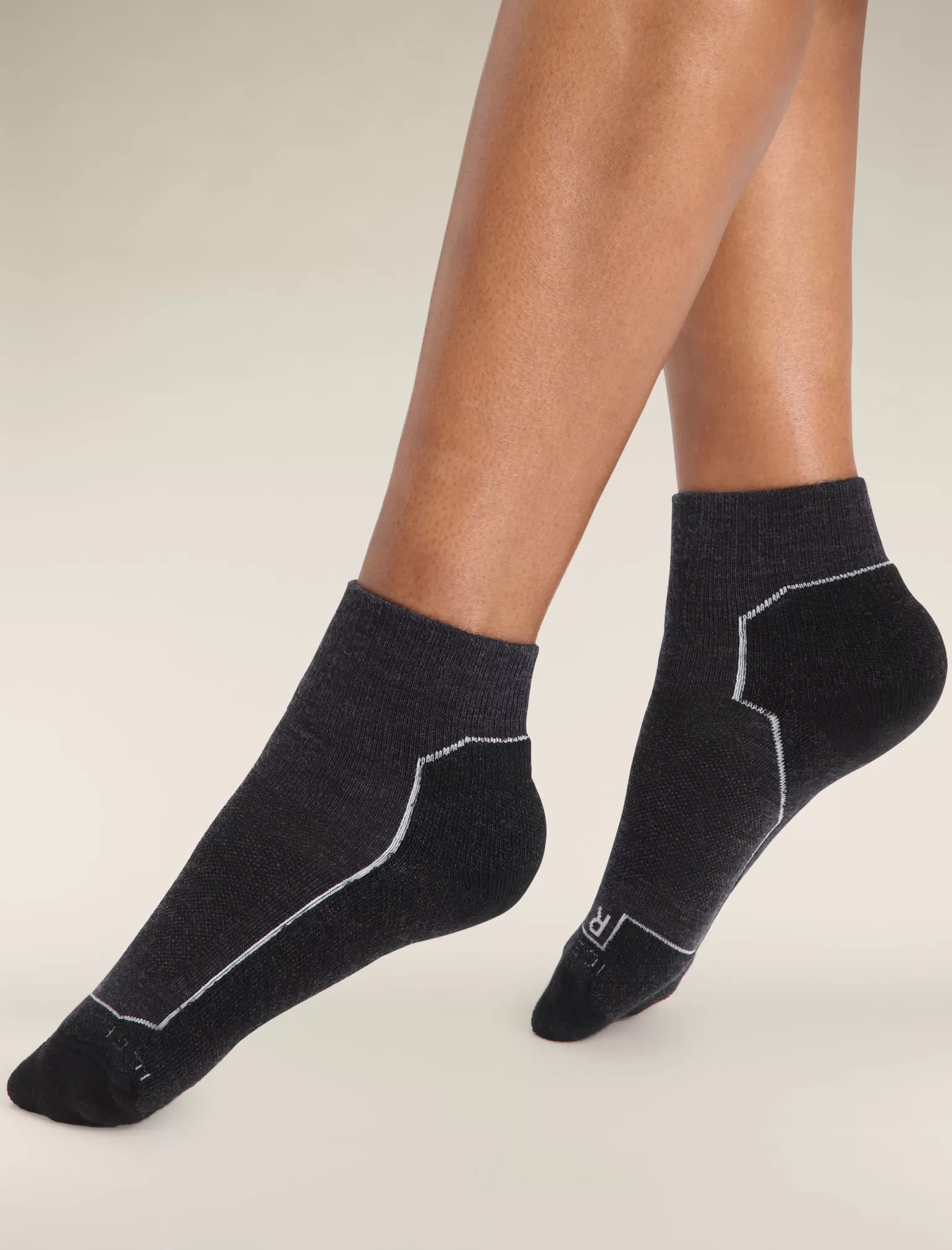 Women Icebreaker Women's Merino Hike+ Light Mini Socks